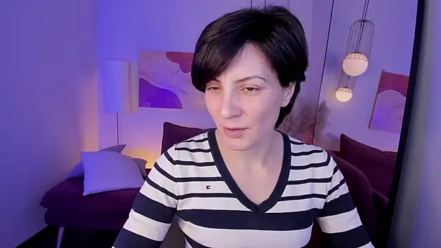 Snapshot of LorenDaze chatting on December 22, 2025, 7:52 am LorenDaze online show from December 22, 2025, 7:52 am