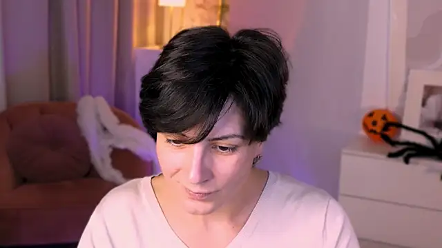 LorenDaze online show from November 4, 2025, 2:21 pm