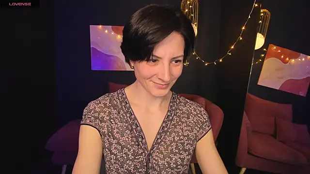 LorenDaze online show from February 7, 2025, 2:15 pm