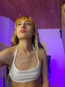 Snapshot of lola_vlad chatting on May 9, 2026, 11:30 pm lola vlad online show from May 9, 2026, 11:30 pm
