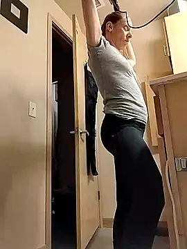 eatmeplease44 online show from January 6, 2026, 4:05 am