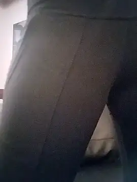 eatmeplease44 online show from September 15, 2025, 9:43 am