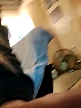 eatmeplease44 online show from September 28, 2025, 9:38 am