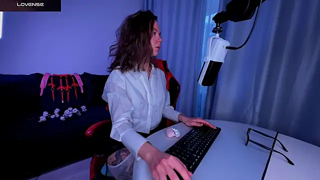 DivineBite online show from February 27, 2025, 1:28 pm