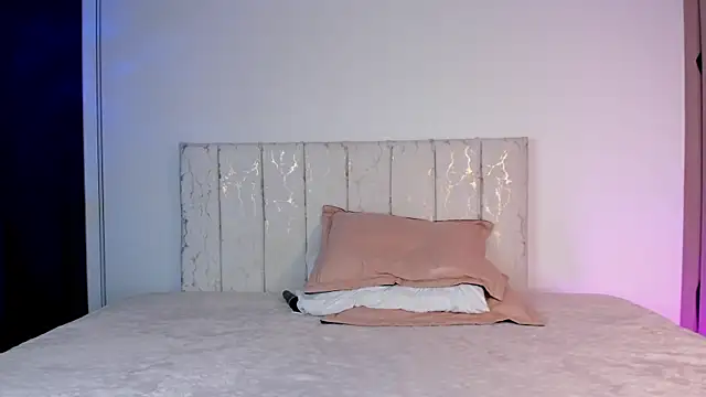 liagirl cute online show from November 20, 2025, 6:14 am