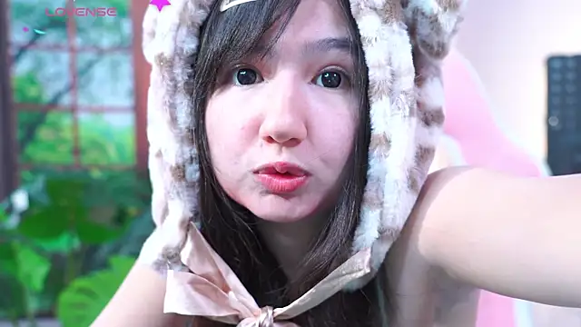 Pinkie Princes online show from September 18, 2025, 1:30 am