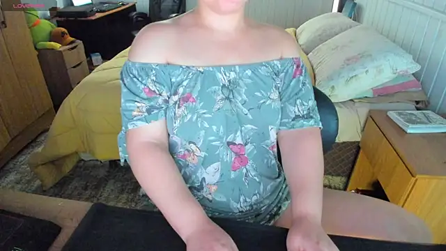 Snapshot of anna_love_hot chatting on September 19, 2025, 4:44 pm anna love hot online show from September 19, 2025, 4:44 pm