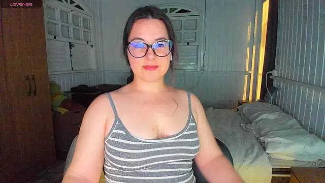 Snapshot of anna_love_hot chatting on September 29, 2025, 11:32 pm anna love hot online show from September 29, 2025, 11:32 pm