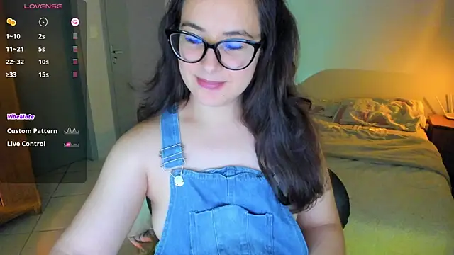 Snapshot of anna_love_hot chatting on January 15, 2025, 11:08 pm anna love hot online show from January 15, 2025, 11:08 pm