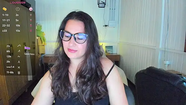 Snapshot of anna_love_hot chatting on February 25, 2025, 7:49 pm anna love hot online show from February 25, 2025, 7:49 pm