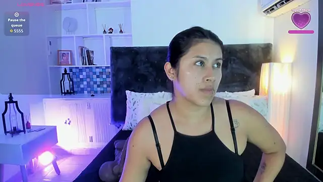 Snapshot of Karlagonzales_ chatting on June 25, 2026, 6:57 pm Karlagonzales online show from June 25, 2026, 6:57 pm