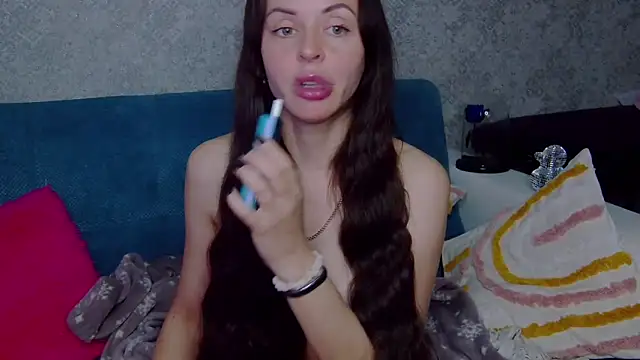 Brilliant Doll online show from May 18, 2026, 2:01 am