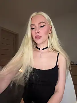 xDinnax online show from November 5, 2025, 8:23 pm