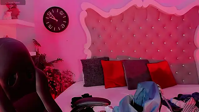 LeyXandrabraz online show from November 7, 2025, 8:02 pm