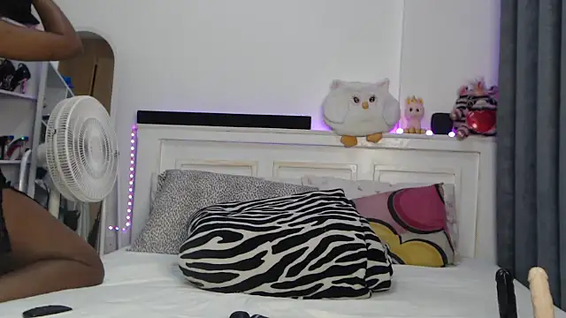 peeky pinky online show from October 3, 2025, 1:31 am