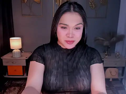 MaxeneCullens online show from October 4, 2025, 6:48 am