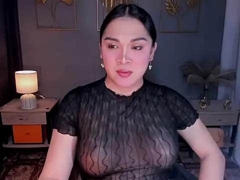 MaxeneCullens online show from October 31, 2025, 2:52 am