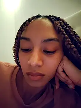 Leaberry online show from November 14, 2025, 5:44 am