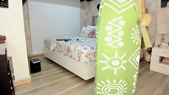 stefializon online show from April 11, 2026, 1:46 am