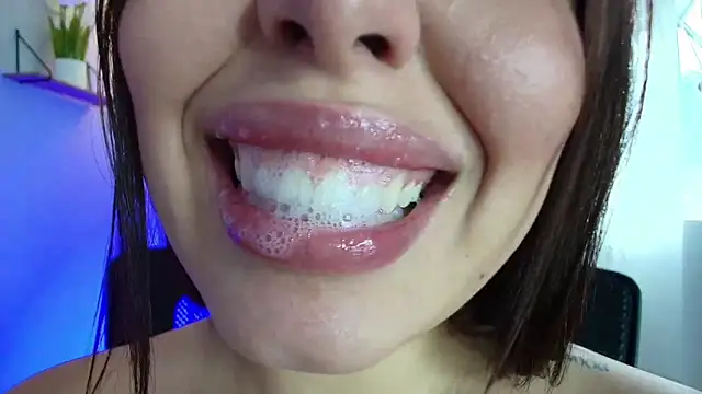 lisbet21x online show from February 22, 2025, 5:24 pm