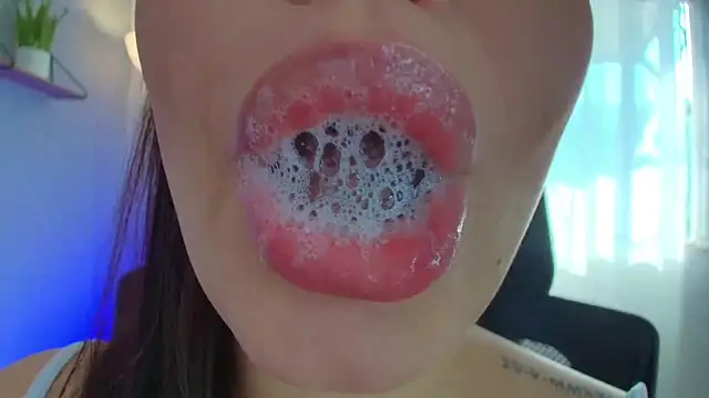 lisbet21x online show from March 9, 2025, 1:48 pm