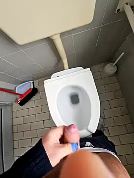 Dolceporco19 online show from December 18, 2024, 9:04 am