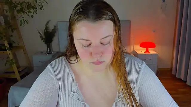 PolinaSalvatore online show from November 9, 2025, 4:00 pm