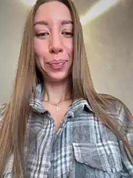 Snapshot of EvaCatt chatting on February 12, 2026, 2:44 am EvaCatt online show from February 12, 2026, 2:44 am