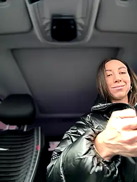 Snapshot of EvaCatt chatting on November 12, 2025, 3:54 am EvaCatt online show from November 12, 2025, 3:54 am