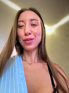 Snapshot of EvaCatt chatting on November 7, 2025, 3:11 am EvaCatt online show from November 7, 2025, 3:11 am