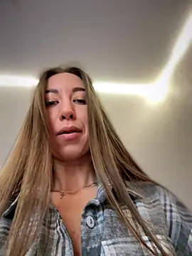 Snapshot of EvaCatt chatting on September 29, 2025, 3:57 am EvaCatt online show from September 29, 2025, 3:57 am