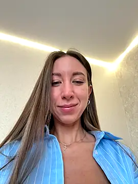 Snapshot of EvaCatt chatting on October 15, 2025, 2:32 am EvaCatt online show from October 15, 2025, 2:32 am