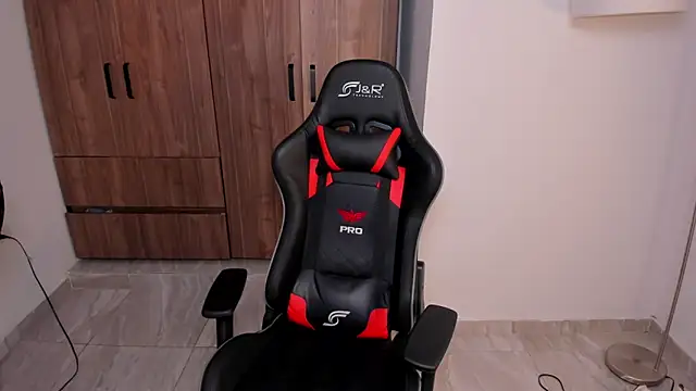 Snapshot of Jake_simons chatting on November 15, 2025, 11:14 am Jake simons online show from November 15, 2025, 11:14 am