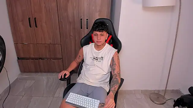 Snapshot of Jake_simons chatting on November 27, 2025, 11:21 am Jake simons online show from November 27, 2025, 11:21 am