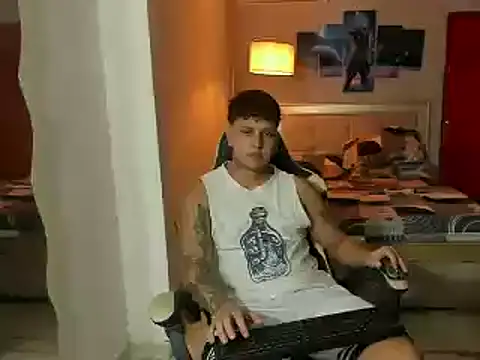 Snapshot of Jake_simons chatting on February 13, 2025, 3:07 am Jake simons online show from February 13, 2025, 3:07 am