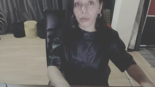 GoldenSasha online show from November 23, 2025, 1:48 am