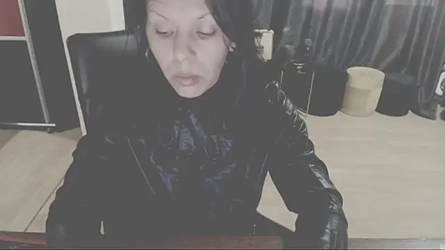 GoldenSasha online show from October 4, 2025, 4:08 pm