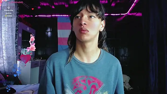 Summer XO online show from March 18, 2025, 8:05 pm