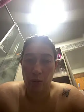 andreaisis2 online show from April 15, 2026, 6:56 pm