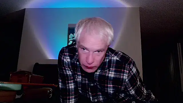 Snarfle82 online show from October 26, 2025, 4:35 am