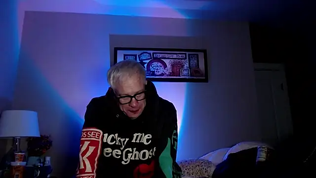 Snarfle82 online show from November 27, 2025, 8:37 am