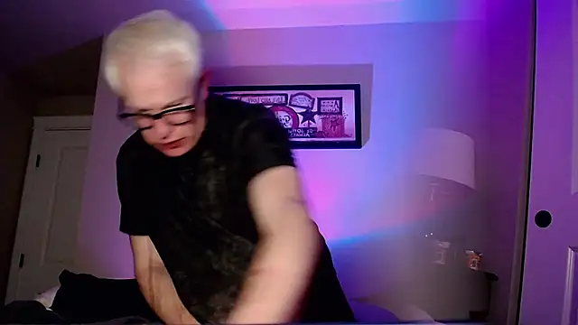 Snarfle82 online show from November 28, 2025, 1:55 pm