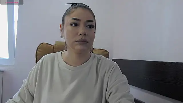 Ella sweety online show from March 10, 2026, 6:28 am