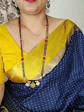 Snapshot of Indian_desi_wife chatting on April 4, 2026, 2:07 am Indian desi wife online show from April 4, 2026, 2:07 am