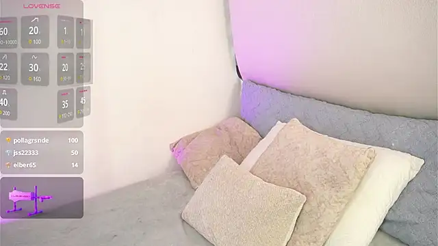 Snapshot of Alexxandra_12 chatting on March 14, 2025, 12:51 pm Alexxandra 12 online show from March 14, 2025, 12:51 pm