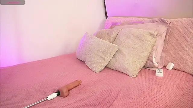 Snapshot of Alexxandra_12 chatting on March 9, 2025, 9:24 am Alexxandra 12 online show from March 9, 2025, 9:24 am