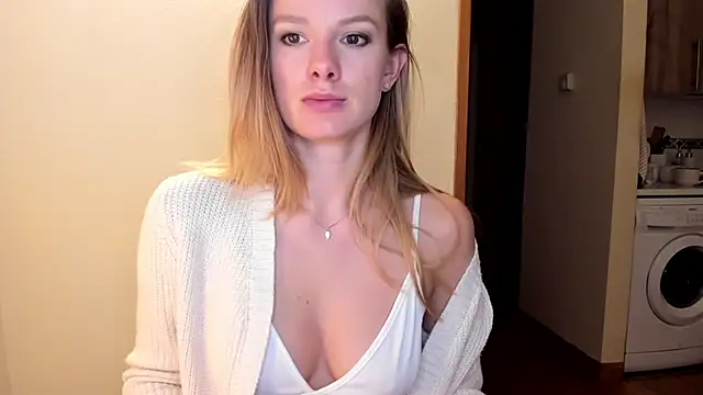 Snapshot of Annloveyou chatting on January 6, 2026, 7:51 pm Annloveyou online show from January 6, 2026, 7:51 pm