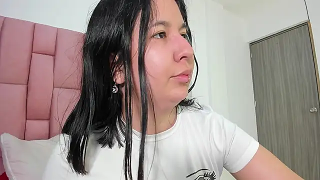 Lia sarahi online show from December 22, 2025, 11:43 am