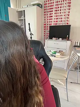 DienkaGreen online show from February 15, 2026, 1:43 pm