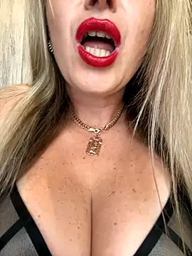 Kittenforyou online show from October 8, 2025, 11:34 am